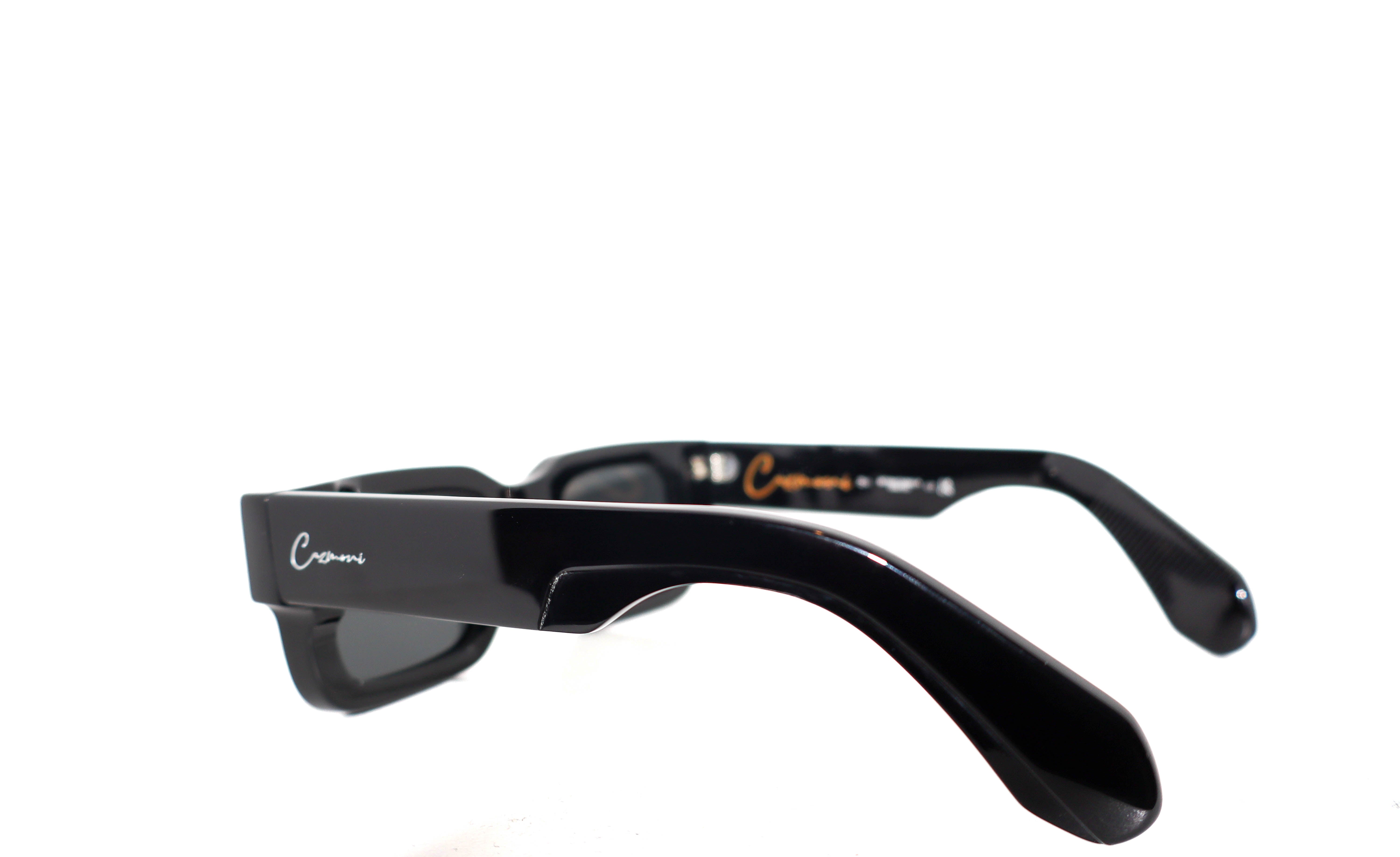 Noir 01 Sunglasses In Black
