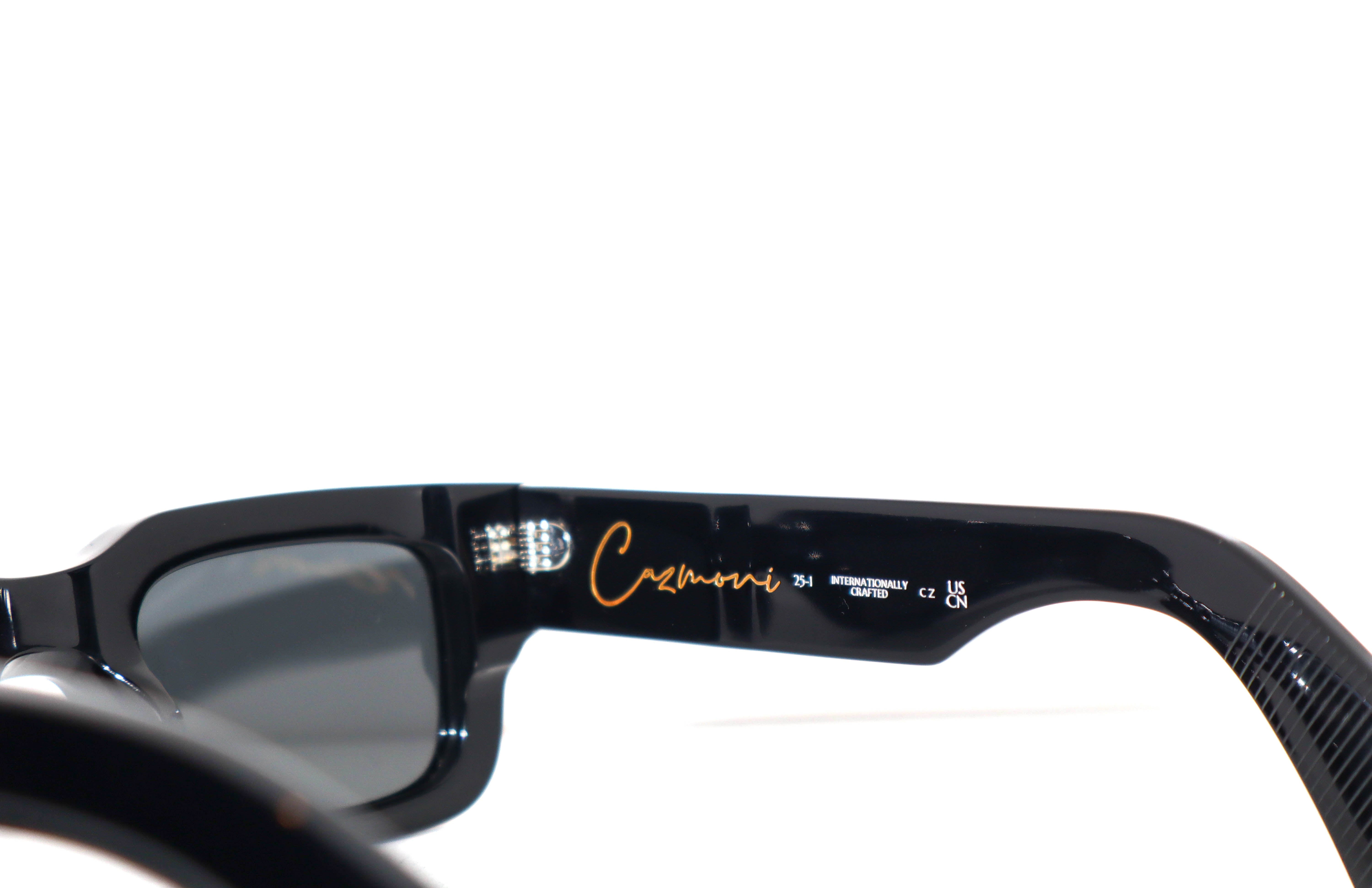 Noir 01 Sunglasses In Black